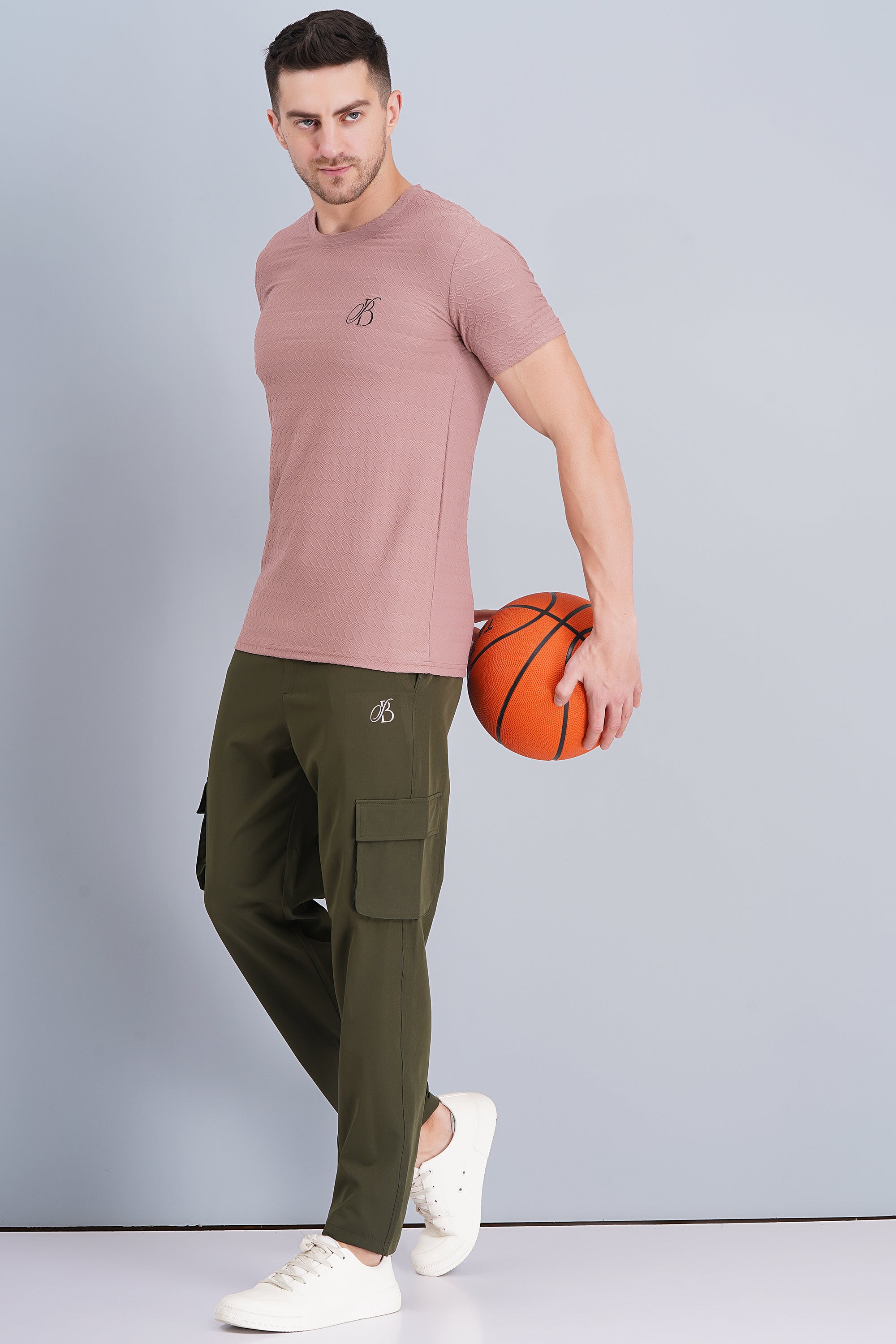 Men's mid-rise cargo track pant
