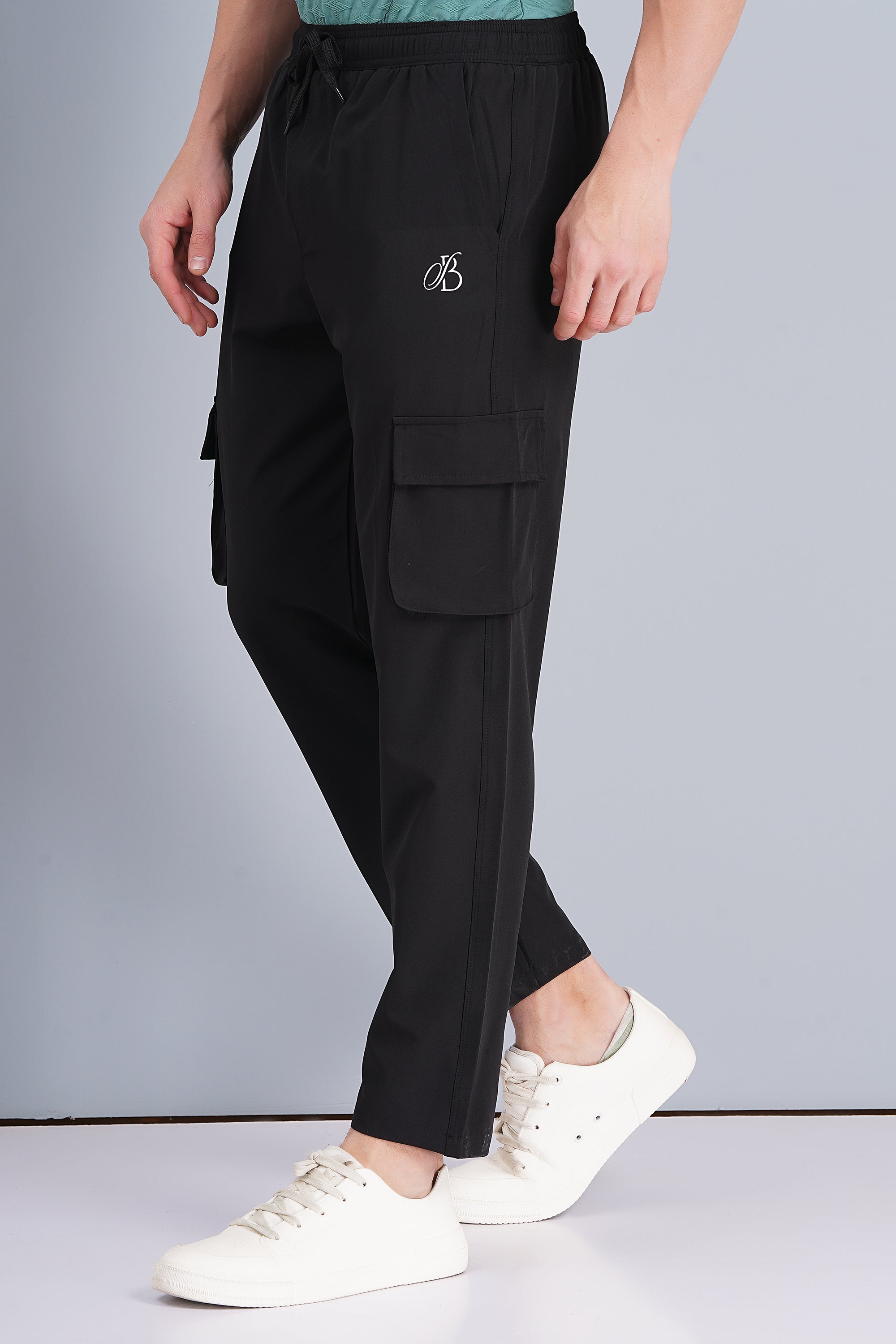 Men's mid-rise cargo track pant